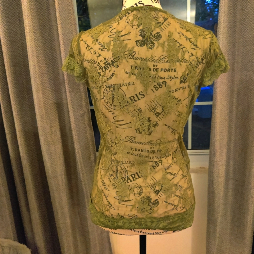 Lace Top with Ruffle Detail - Picture 4 of 4